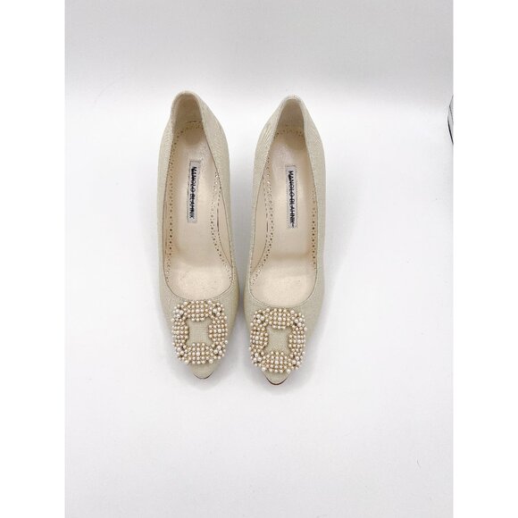 Manolo Blahnik Hangisi 70 Pearl Embellished Buckle Pumps - Picture 13 of 13
